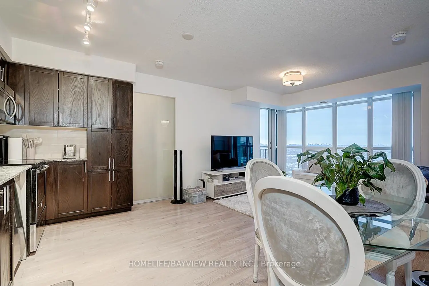 Additional image 20 of 830 Lawrence Avenue 2204