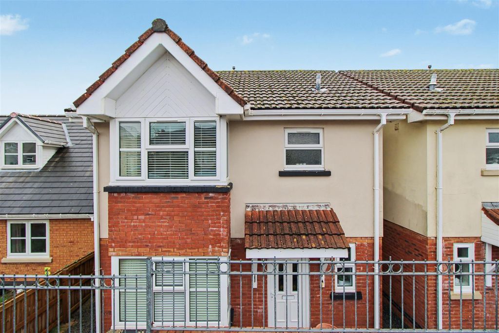 3 bed detached house to rentClos Y Graig, Bargoed CF81