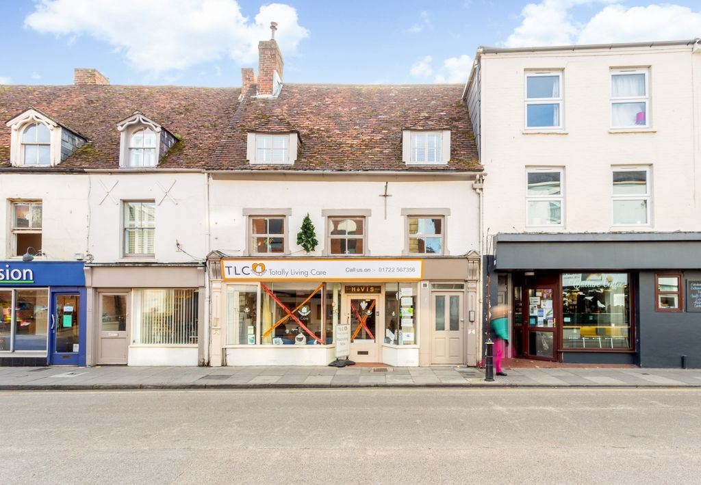 2 bed flat to rentFisherton Street, Salisbury SP2