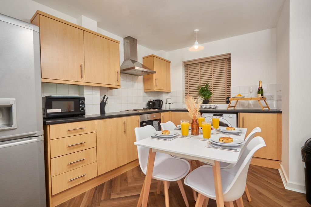 Additional image 5 of 2 bed maisonette to rentSaint Michael's Lane, Leeds LS6