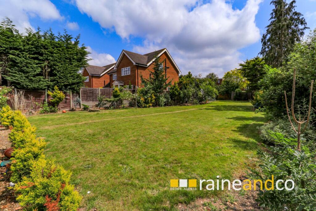 St Albans Road West, Hatfield