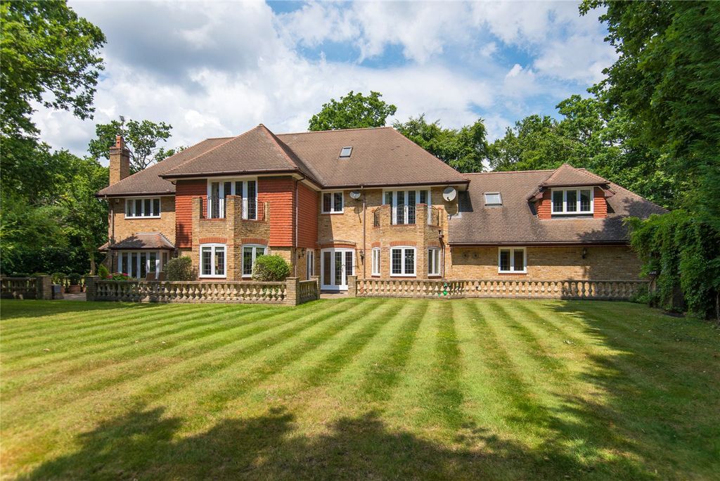 Additional image 2 of 6 bed detached house to rentDukes Kiln Drive, Gerrards Cross, Buckinghamshire SL9