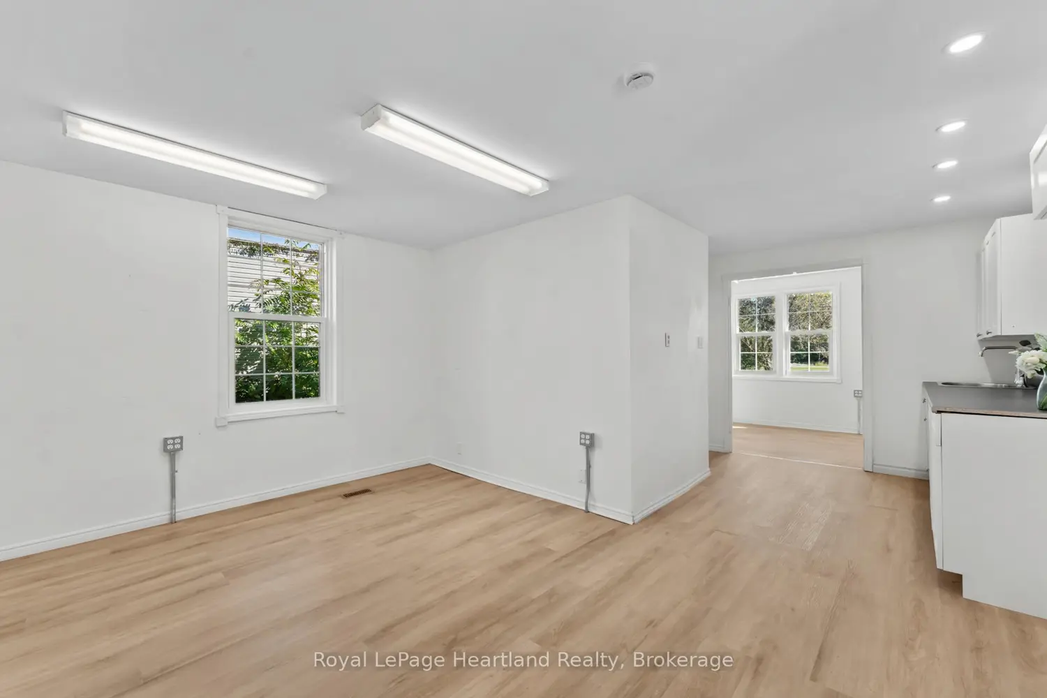 Additional image 16 of 5 The Square