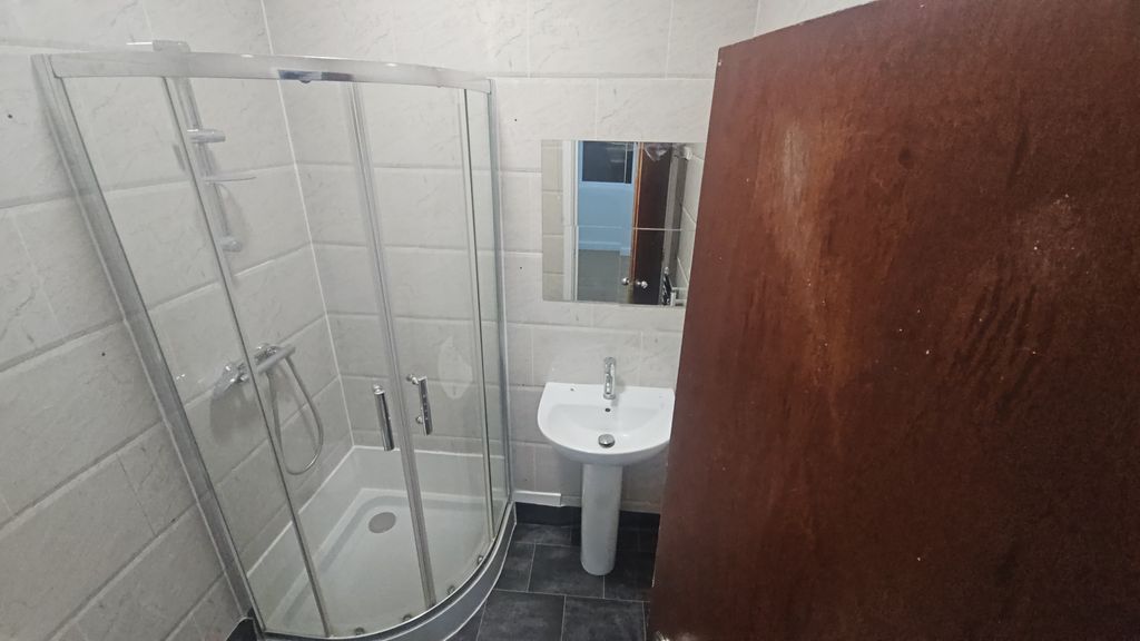 Additional image 8 of 8 bed shared accommodation to rentBiscot Road, Luton LU3
