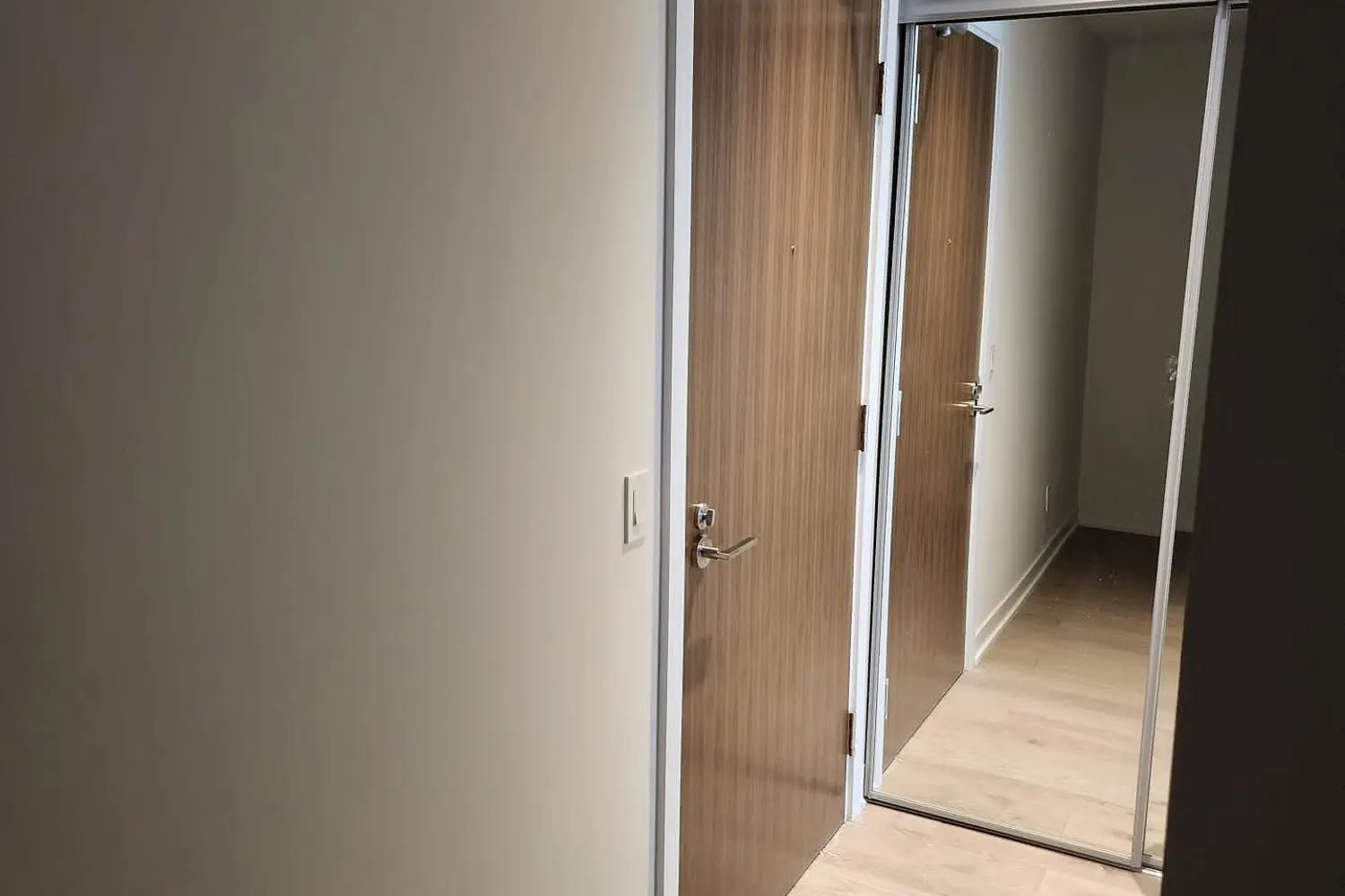 Additional image 13 of 1926 Lakeshore Boulevard 2805