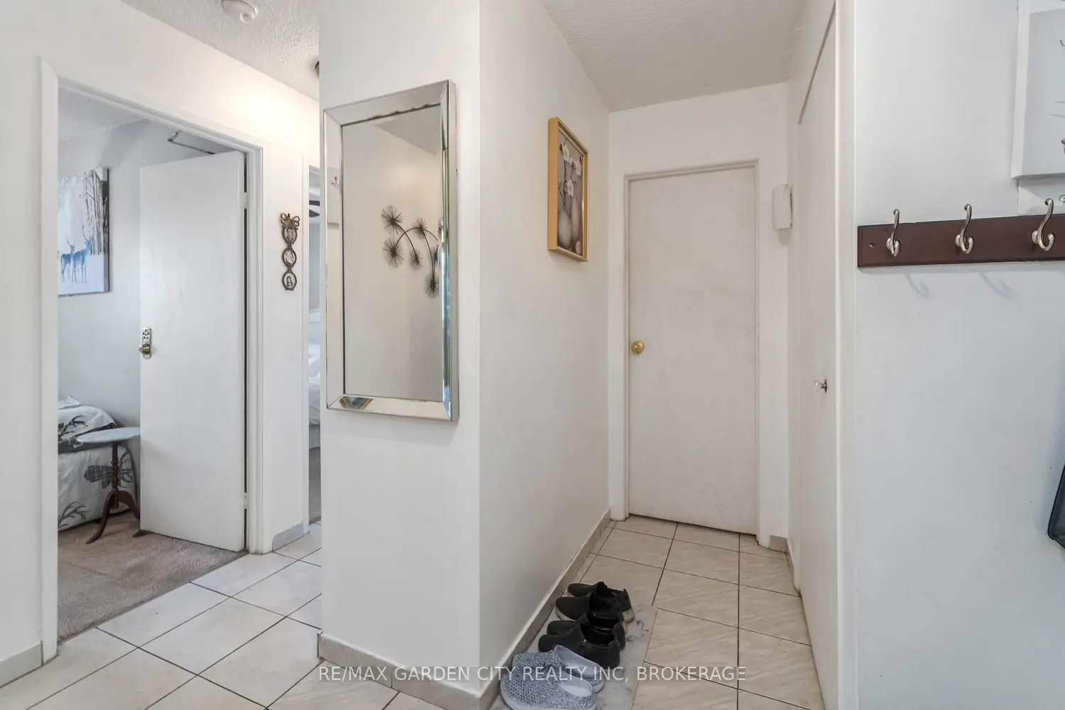 Additional image 5 of 4692 Crysler Avenue 202