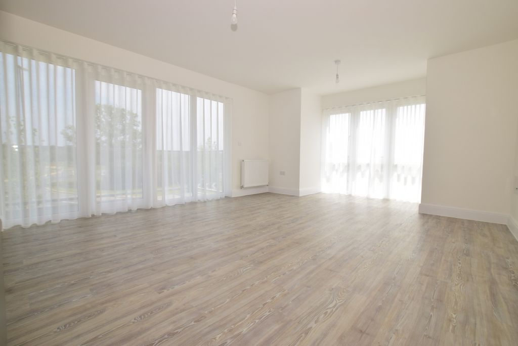 Additional image 3 of 2 bed flat to rentButtercup Road, Horsham RH12