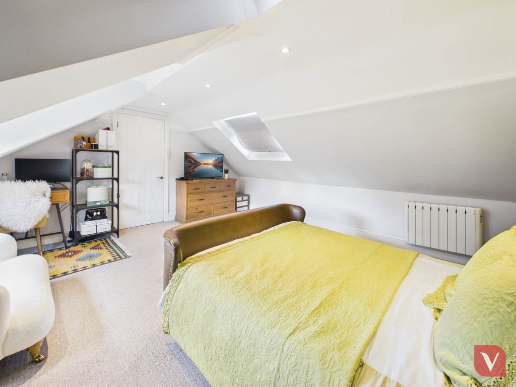 Additional image 5 of 5 bed property to rentCompton Avenue, Luton LU4