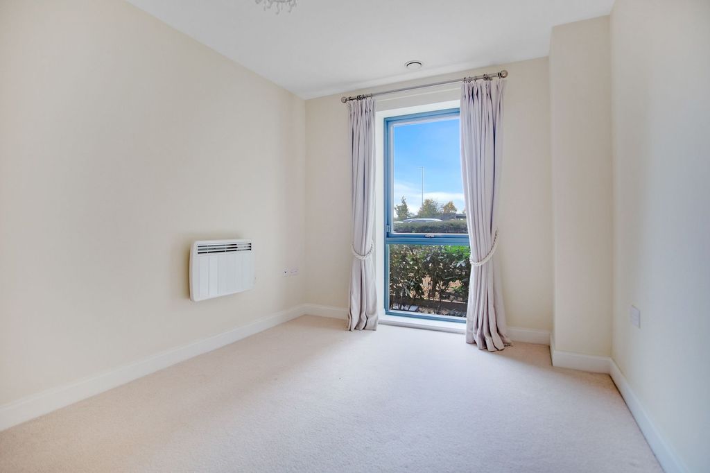 Additional image 12 of 2 bed flat to rentKeeper Close, Taunton TA1