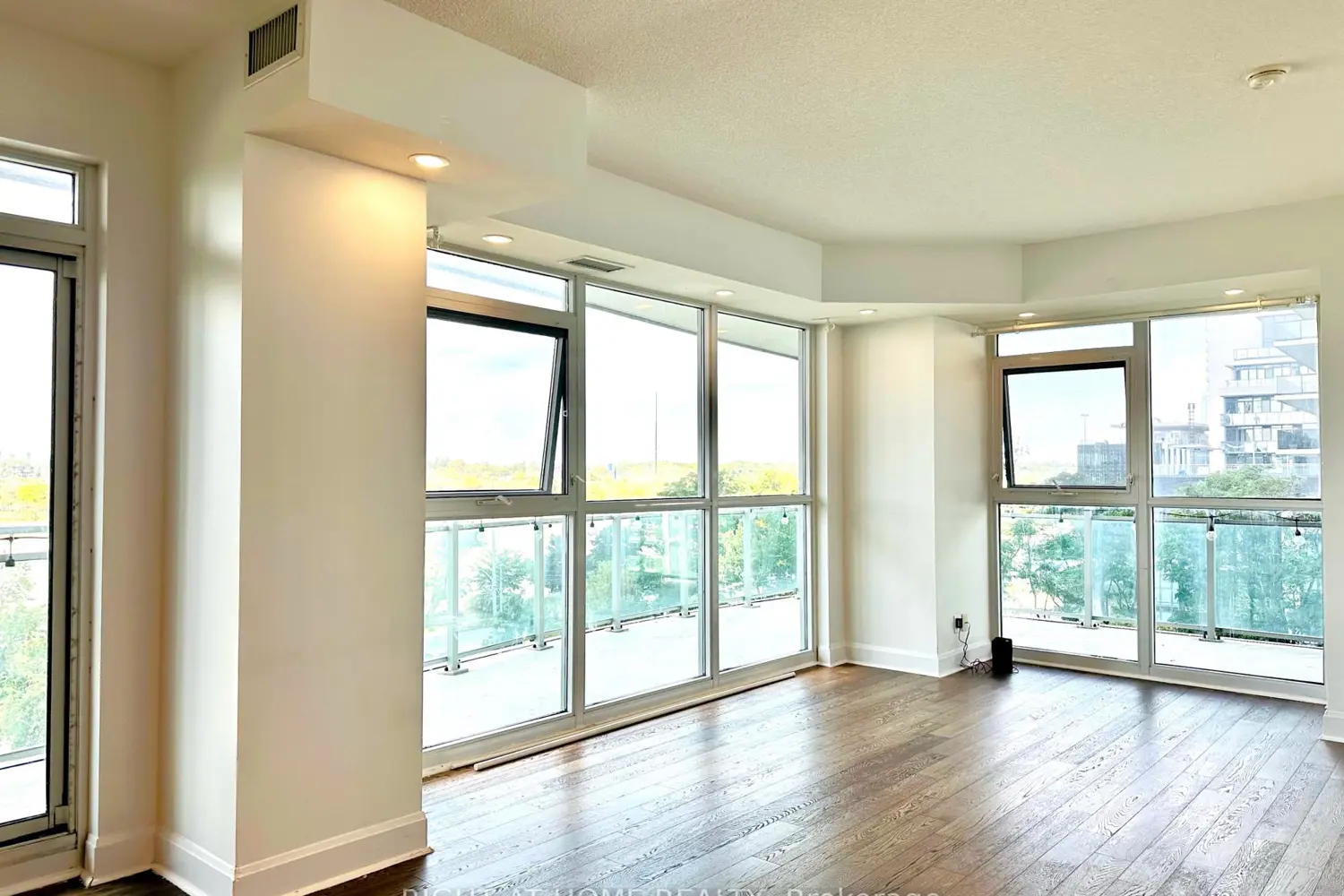 Additional image 5 of 33 Shore Breeze Drive 504