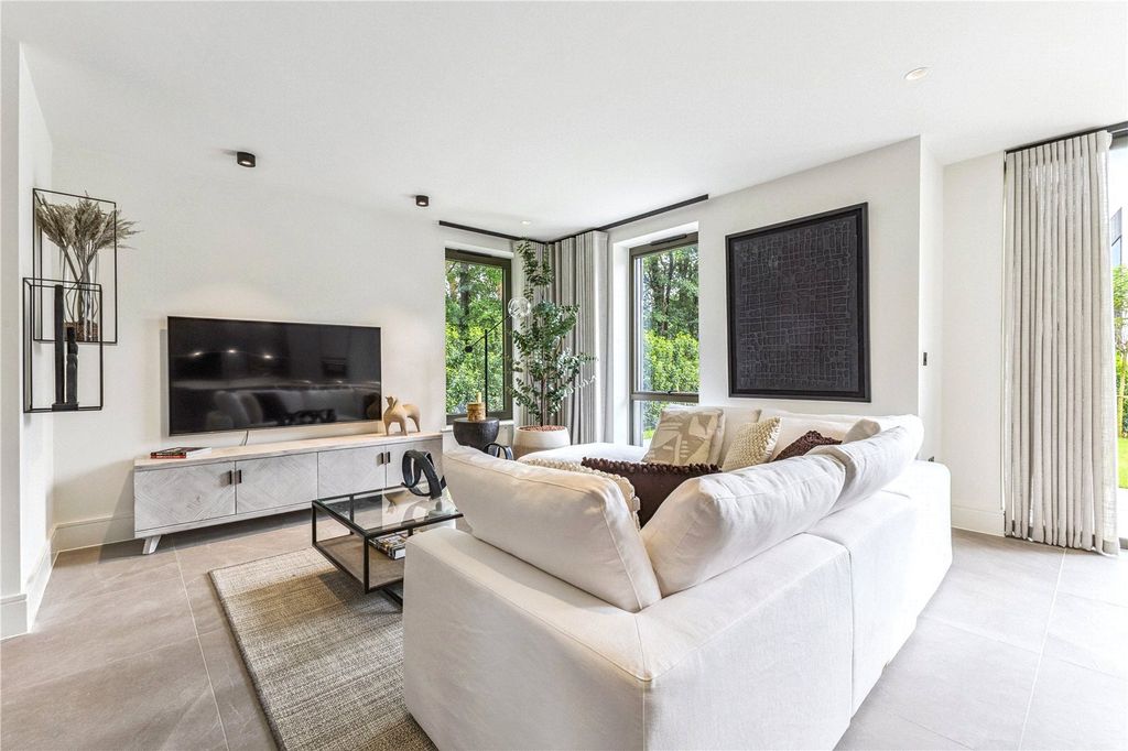 Additional image 8 of 4 bed detached house to rentLowood Place, Wilmslow, Cheshire SK9