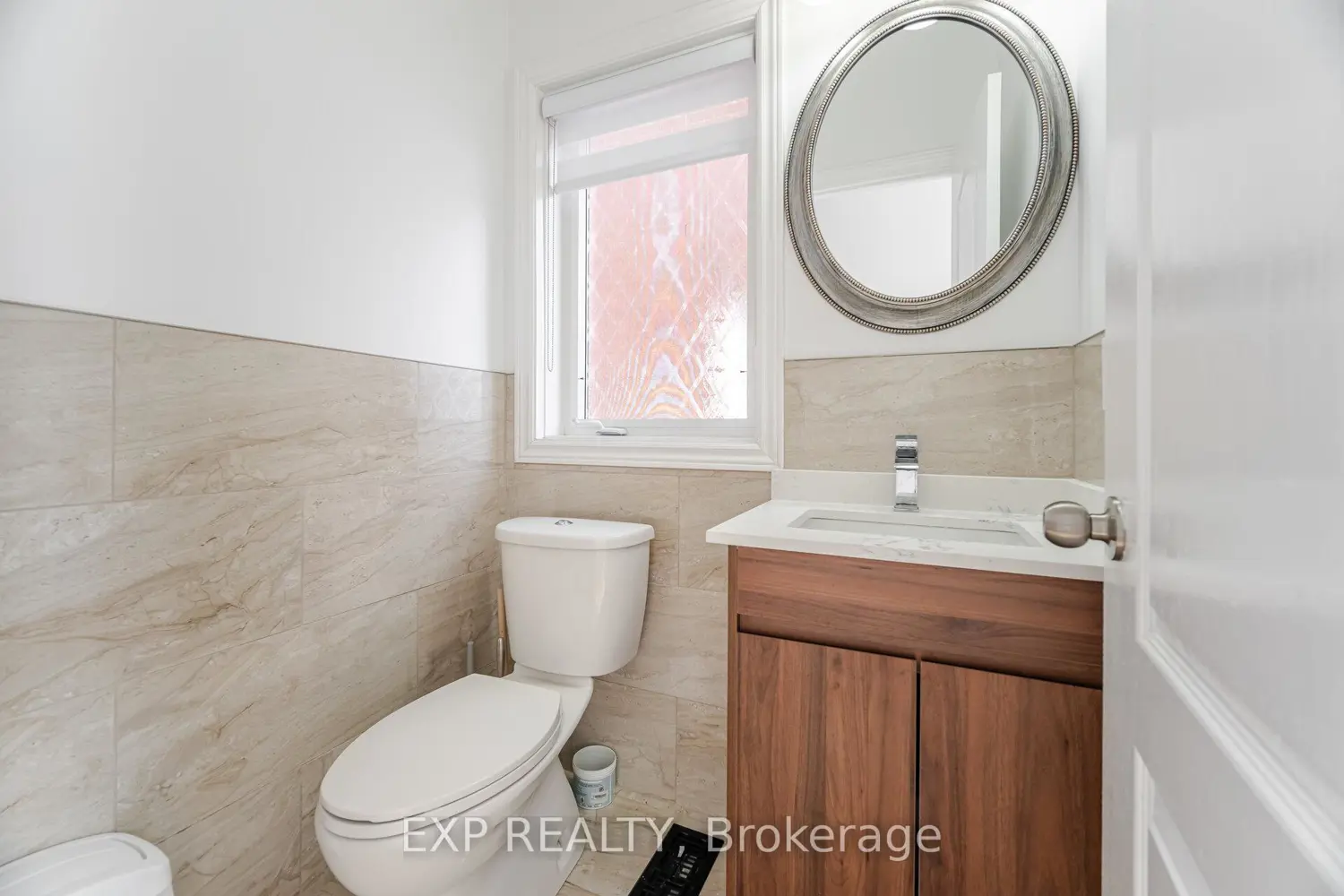 Additional image 9 of 32 Arco Circle