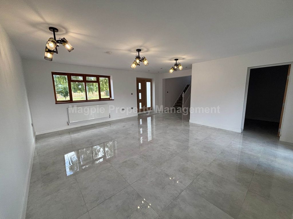 Additional image 6 of 6 bed semi-detached house to rentThe Lakes, Twentypence Road, Cottenham, Cambridge CB24
