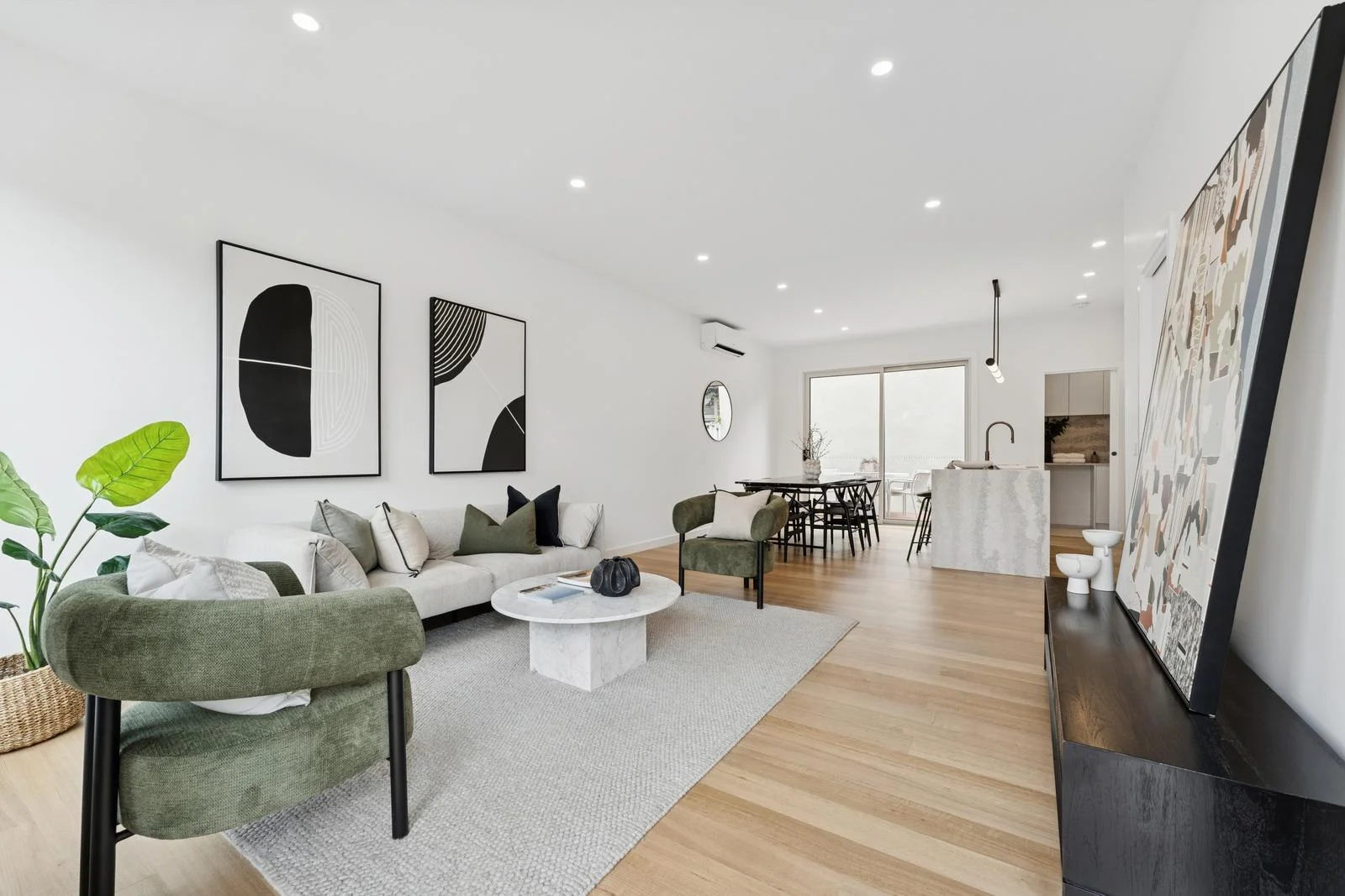 Additional image 2 of 2/109 Cuthbert Road, Reservoir VIC 3073