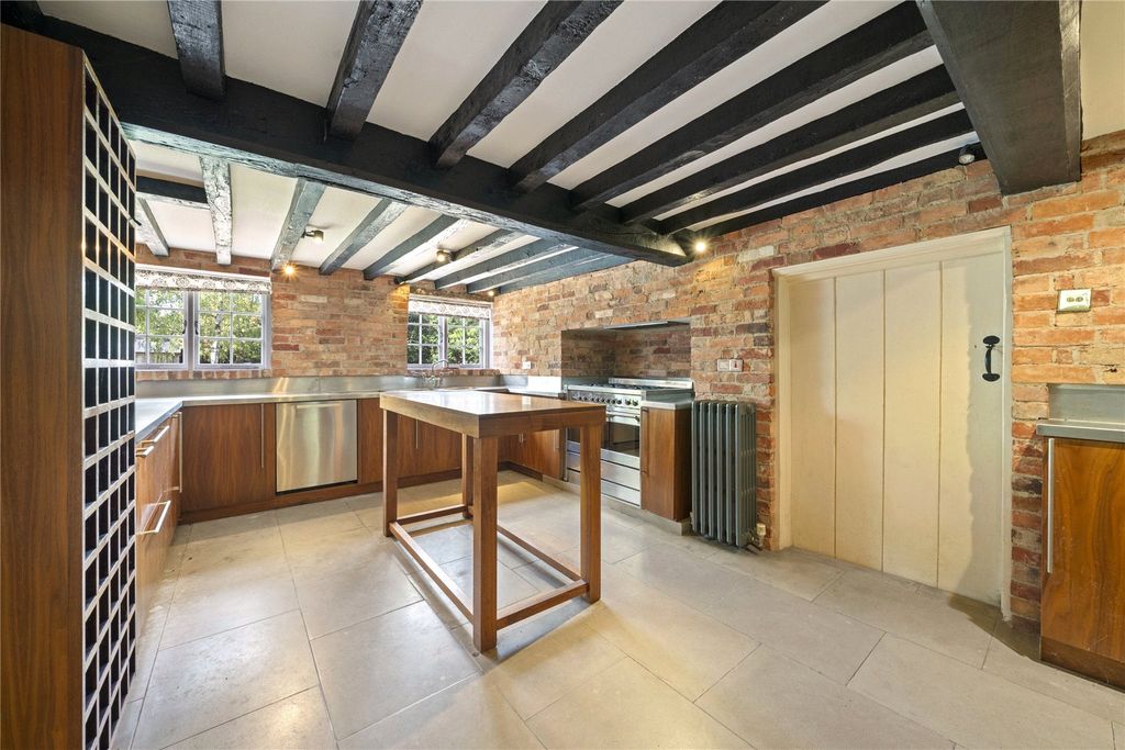 Additional image 3 of 5 bed detached house to rentThe Street, Brinkworth, Chippenham, Wiltshire SN15
