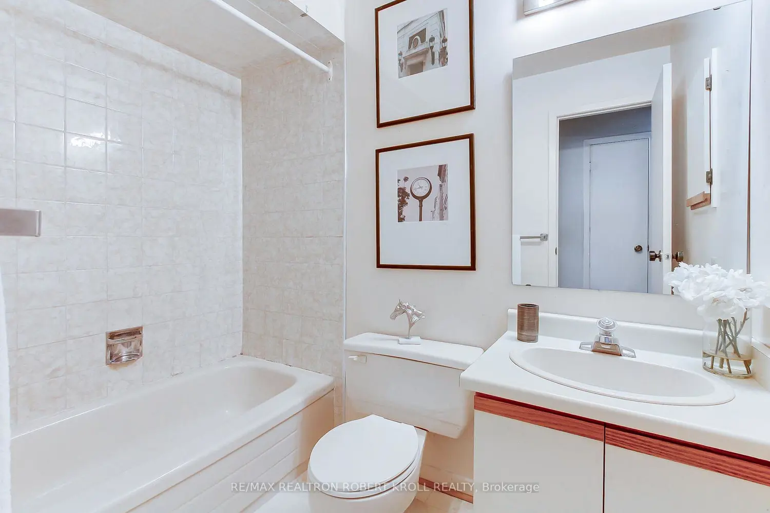 Additional image 4 of 136 Stillwater Crescent