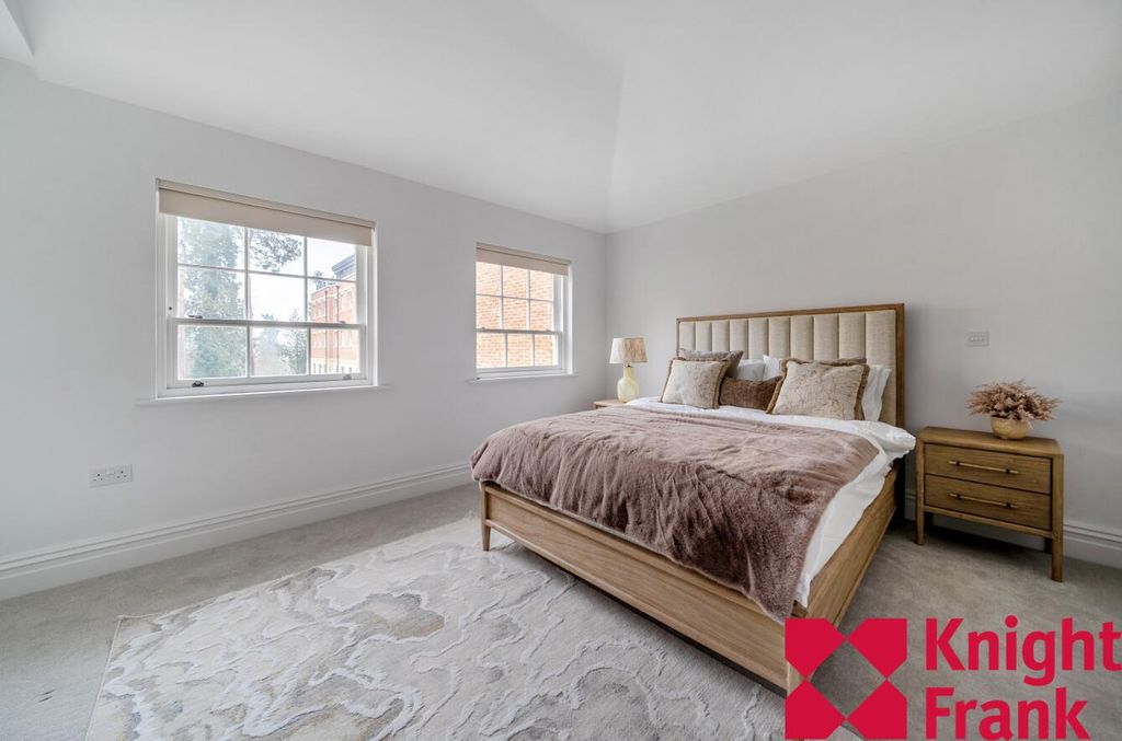 Additional image 5 of 4 bed detached house to rentScholars Row, Ascot SL5
