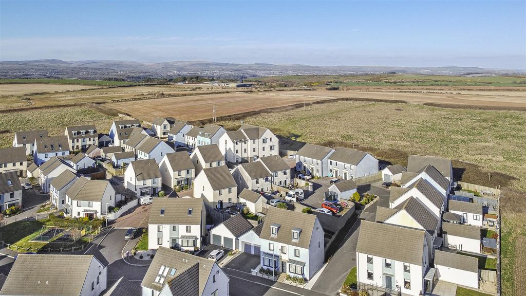 Additional image 2 of 5 bed detached house to rentChannel View, Ogmore-By-Sea CF32