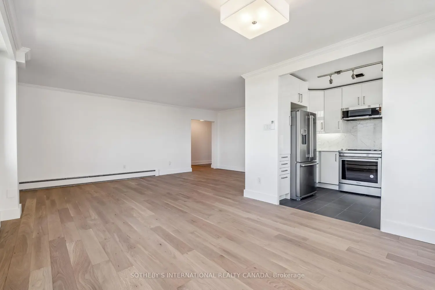 Additional image 7 of 581 Avenue Road 1005