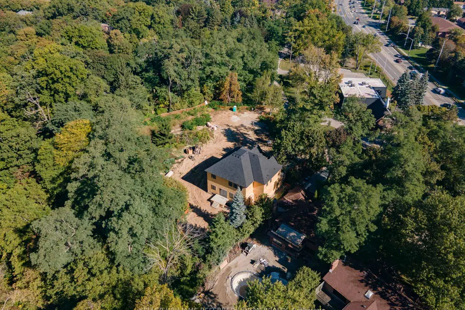 Additional image 4 of 1429 Dundas Crescent