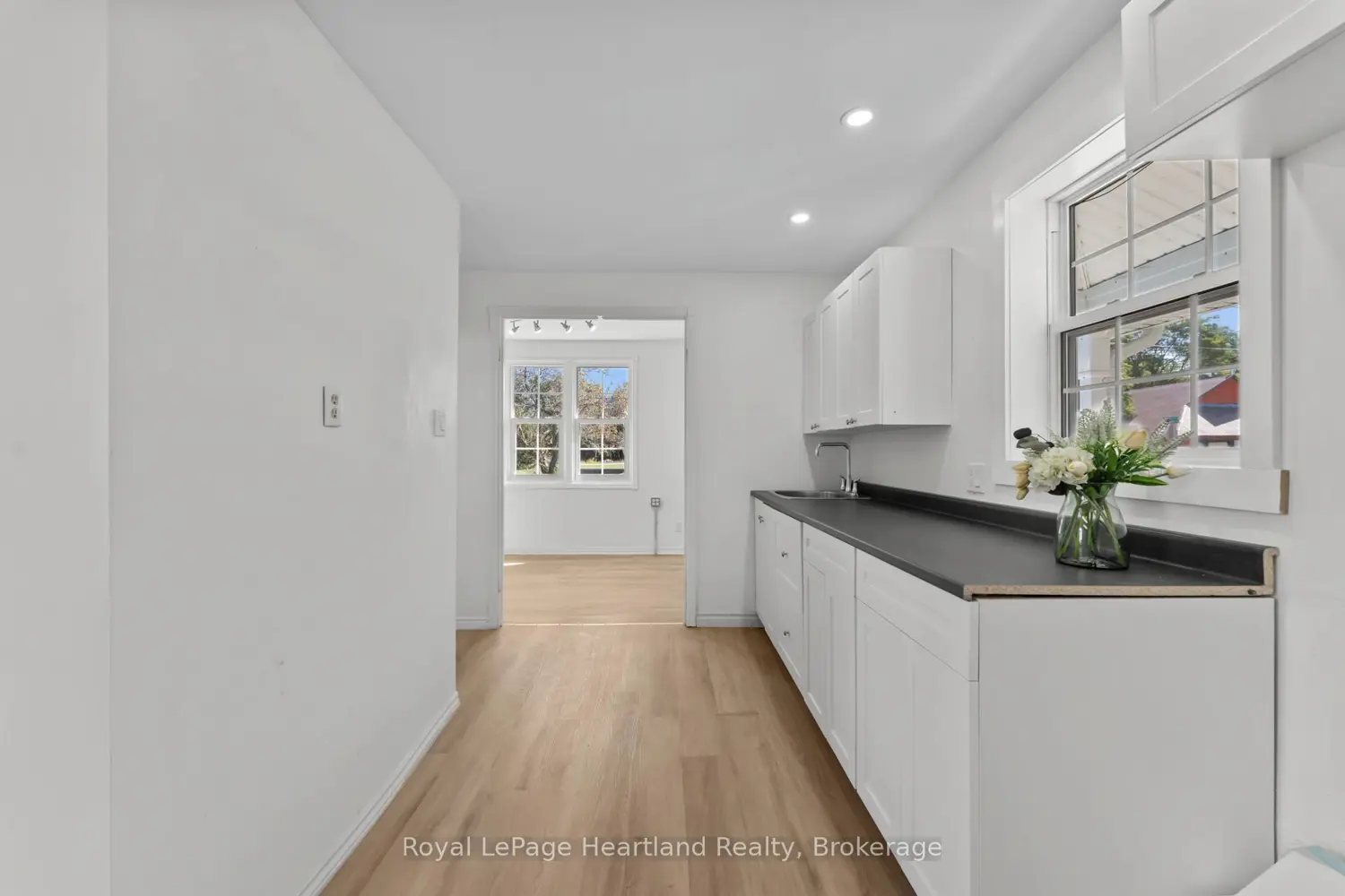 Additional image 18 of 5 The Square