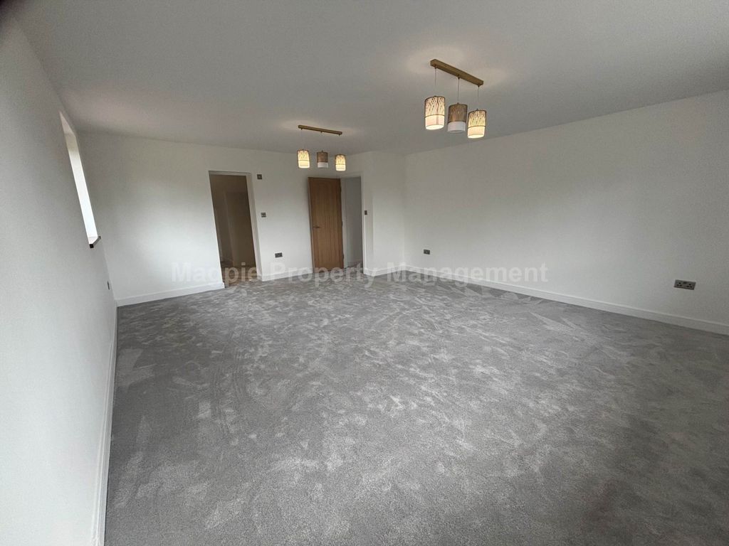 Additional image 17 of 6 bed semi-detached house to rentThe Lakes, Twentypence Road, Cottenham, Cambridge CB24