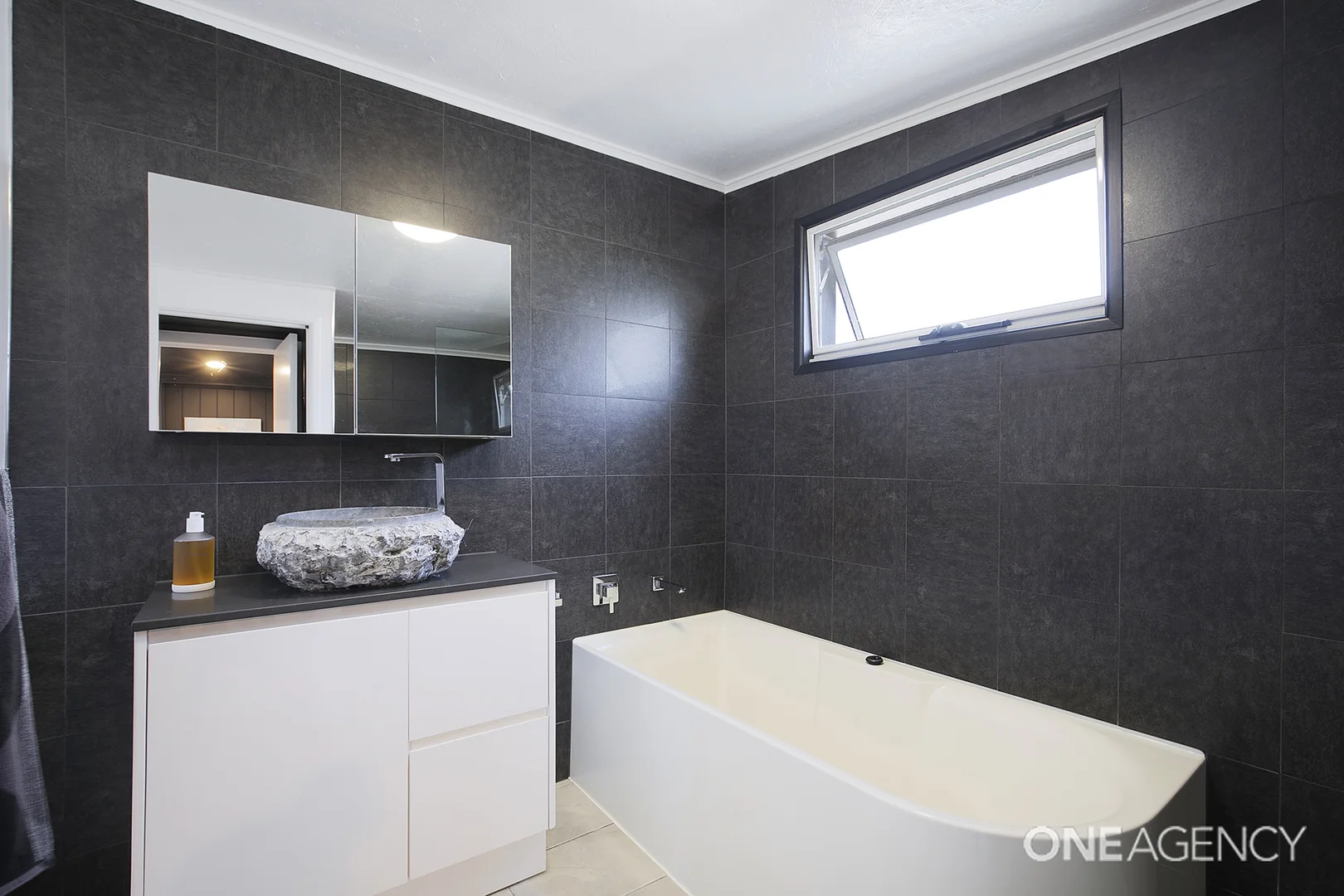 Additional image 9 of 20 Hardiman Street, Woody Point QLD 4019