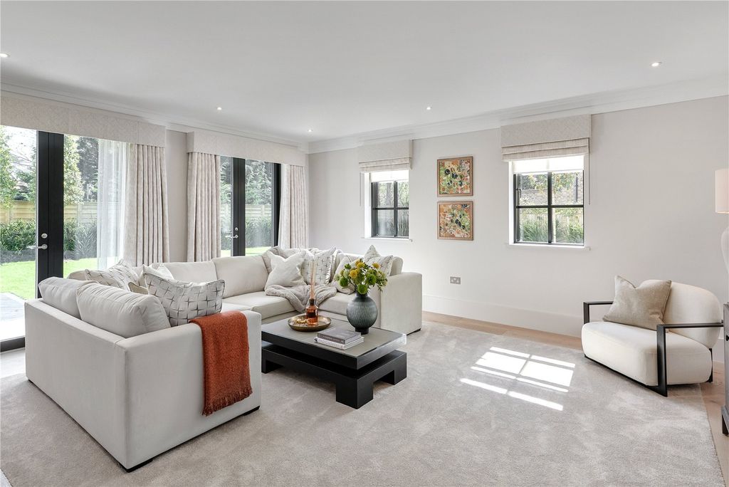 Additional image 5 of 6 bed detached house to rentFour Acres, Cobham, Surrey KT11
