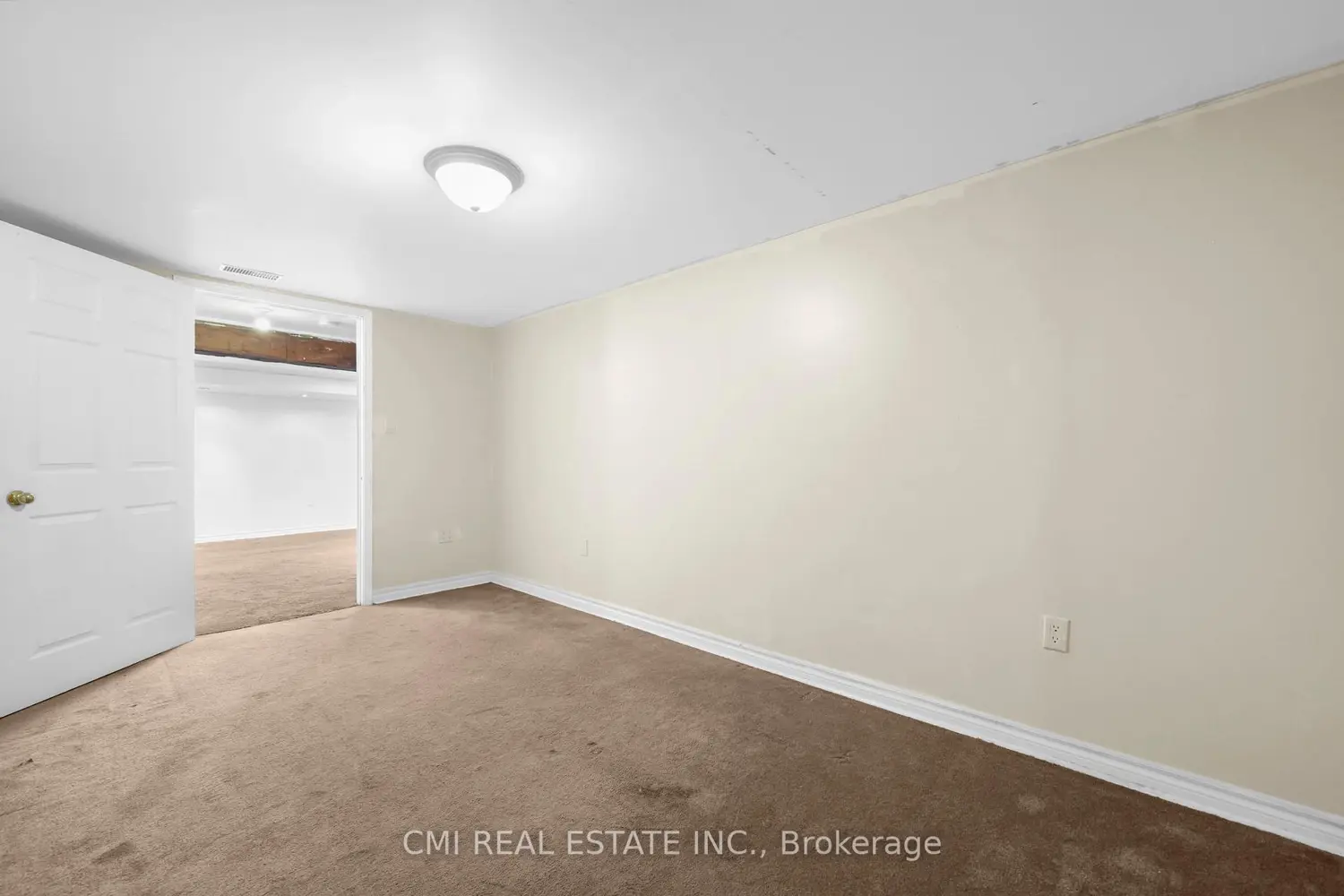 Additional image 11 of 246 Regional 8 Road