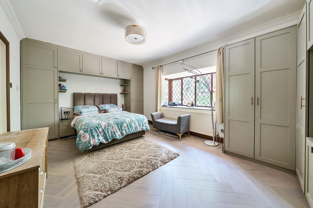 Additional image 11 of 5 bed detached house to rentFishery Road, Maidenhead SL6