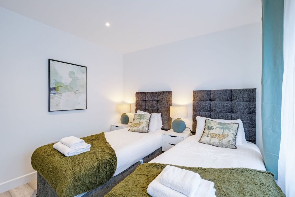 Additional image 18 of 6 bed semi-detached house to rentChurch Road, Iver SL0