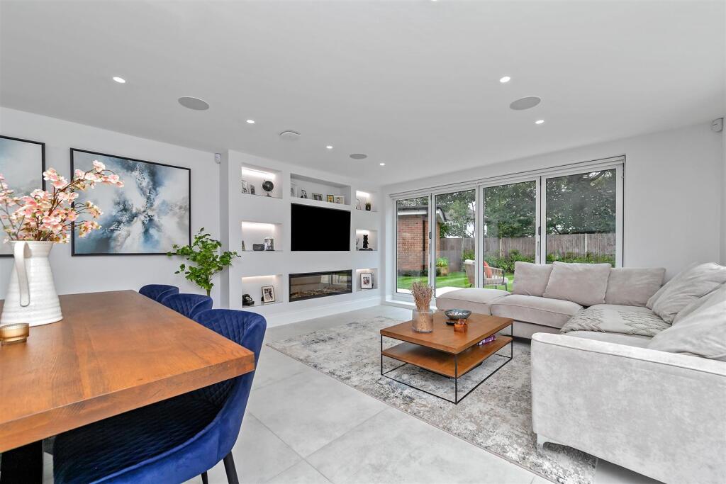 Additional image 10 of Ellenbrook Crescent