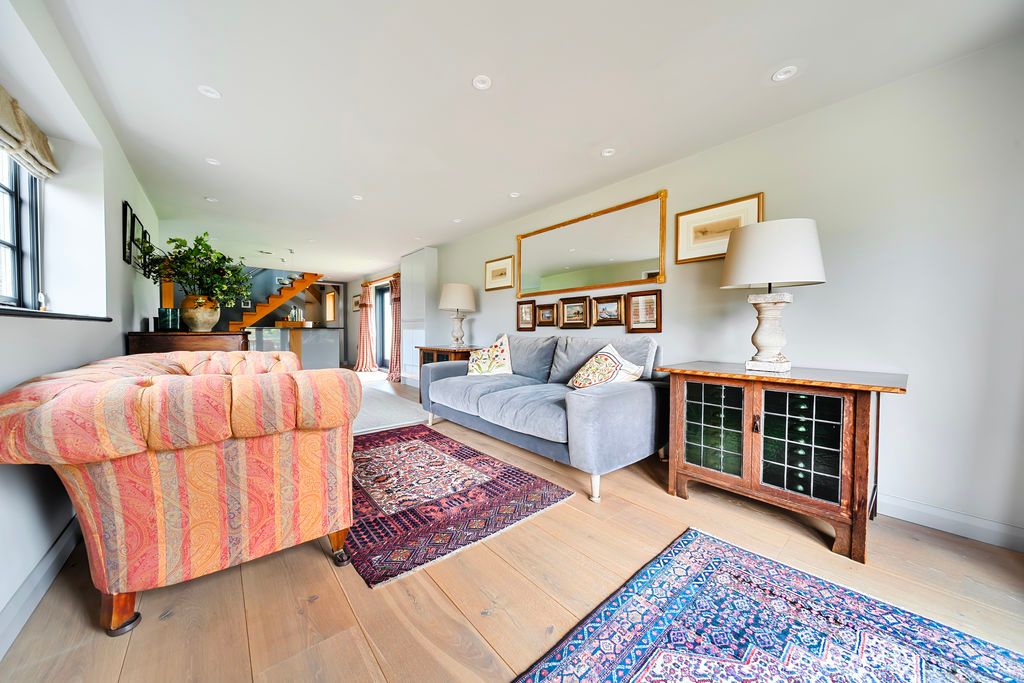 Additional image 10 of 1 bed detached house to rentPickhurst Road, Godalming GU8