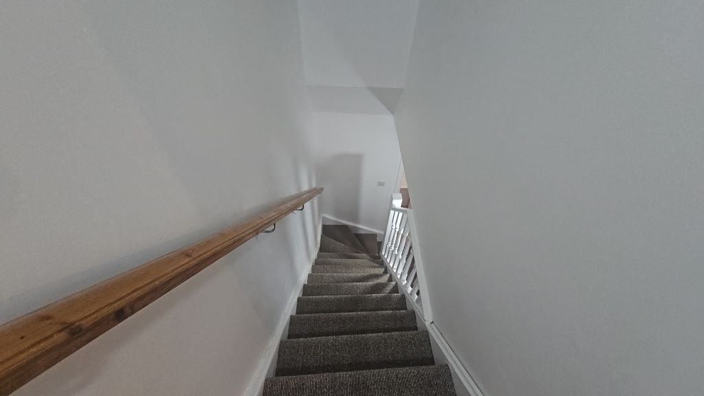Additional image 14 of 8 bed shared accommodation to rentBiscot Road, Luton LU3