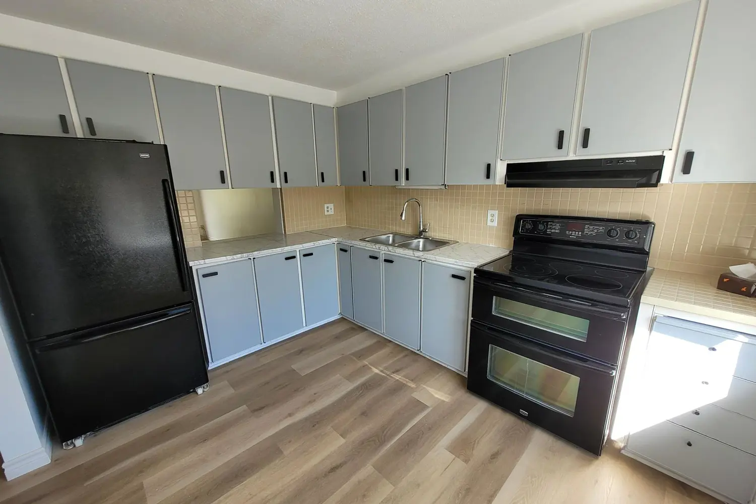 903J Elmsmere Road photo 3