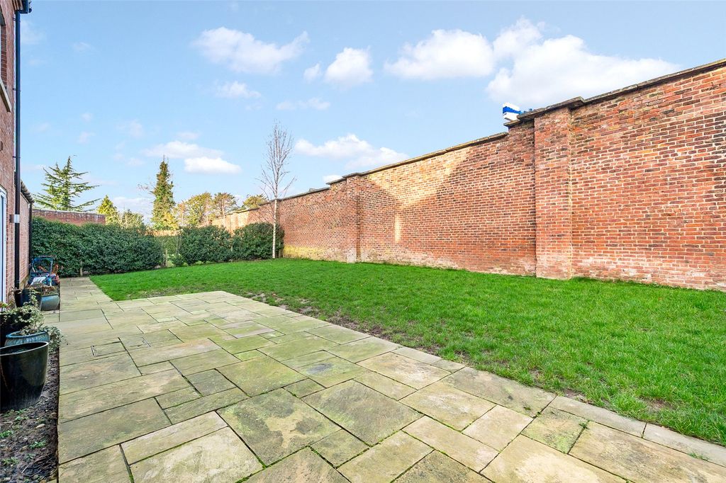 Additional image 10 of 5 bed detached house to rentOval Place, Nether Alderley, Cheshire SK10