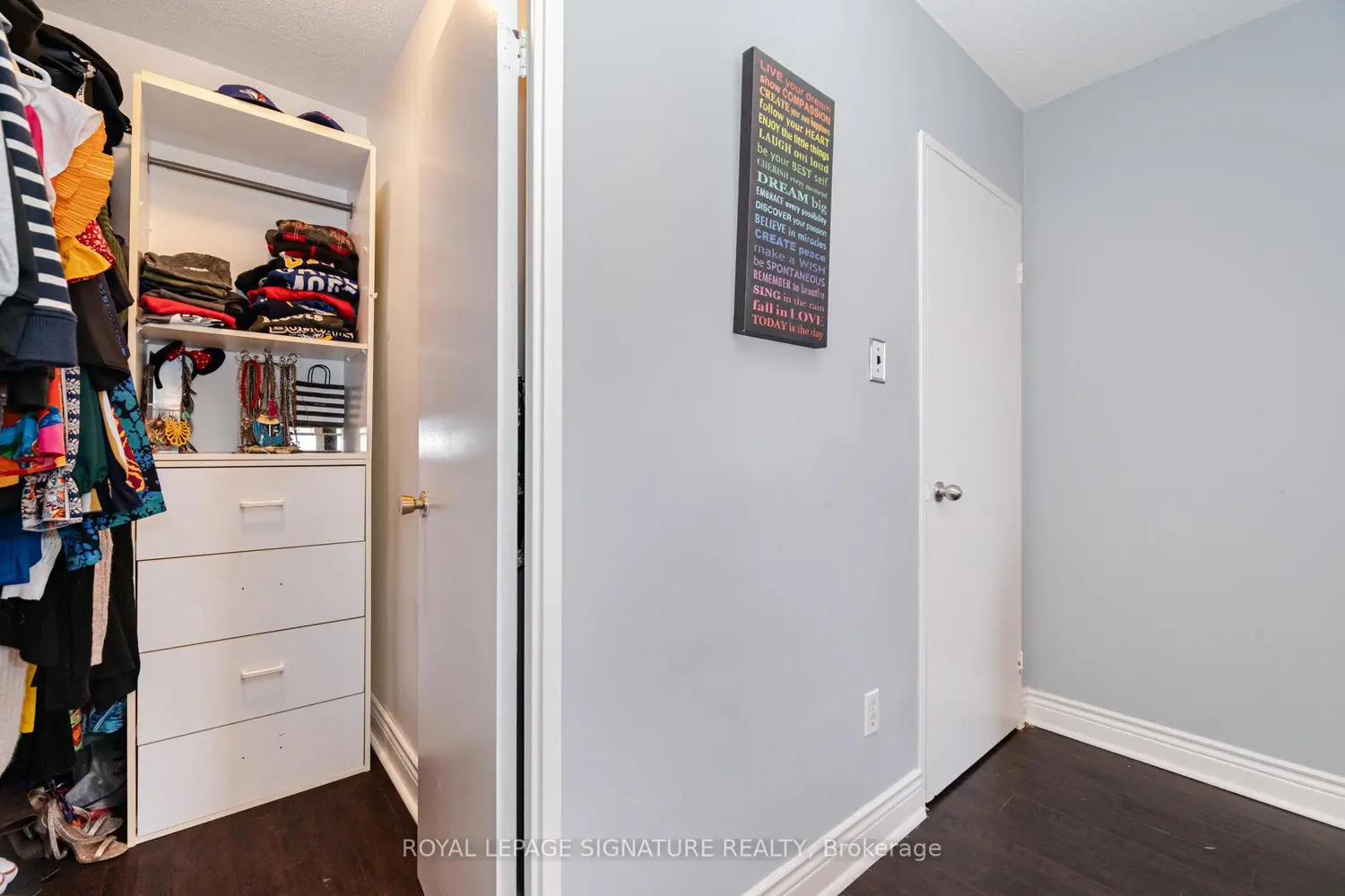 Additional image 19 of 451 The West Mall Drive 1212