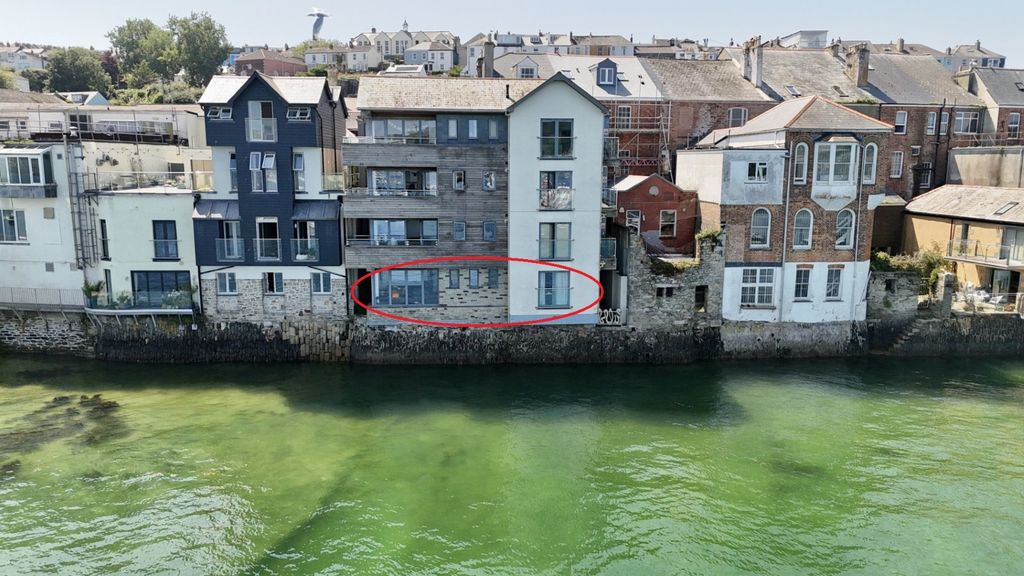 5 bed flat to rentMarket Street, Falmouth TR11