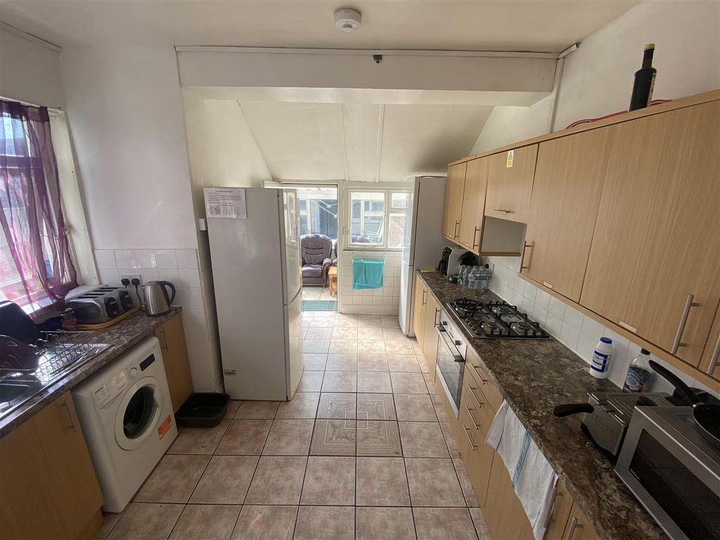Additional image 2 of Room to rentCowbridge Road, Bridgend CF31