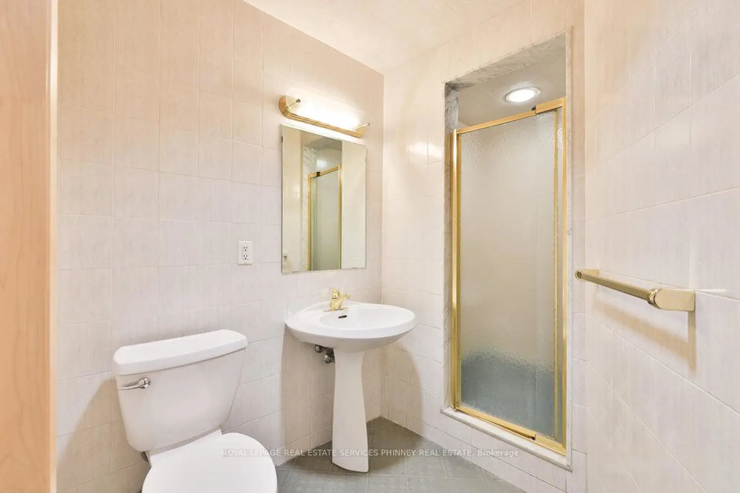 Additional image 14 of 937 Whittier Crescent