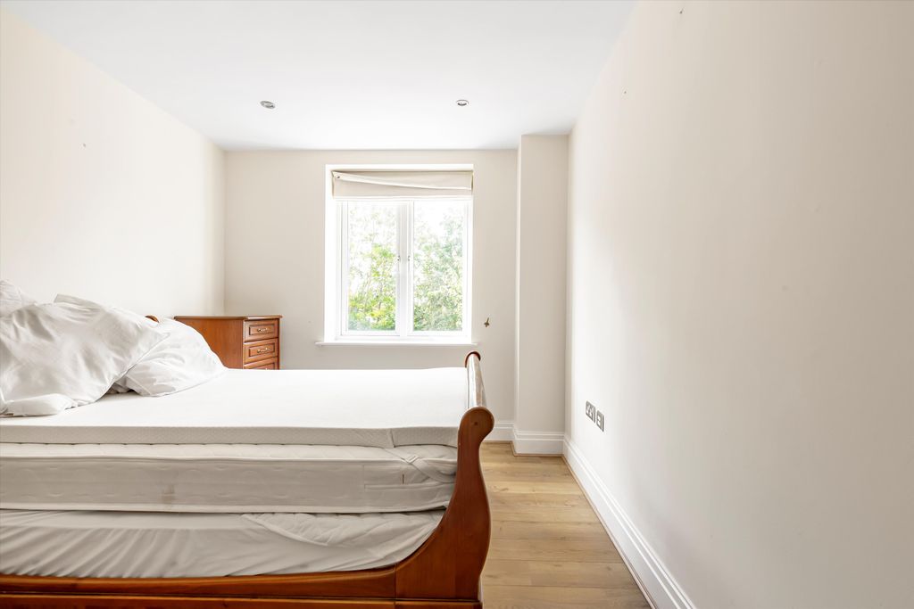 Additional image 14 of 3 bed flat to rentStrand Drive, Richmond TW9