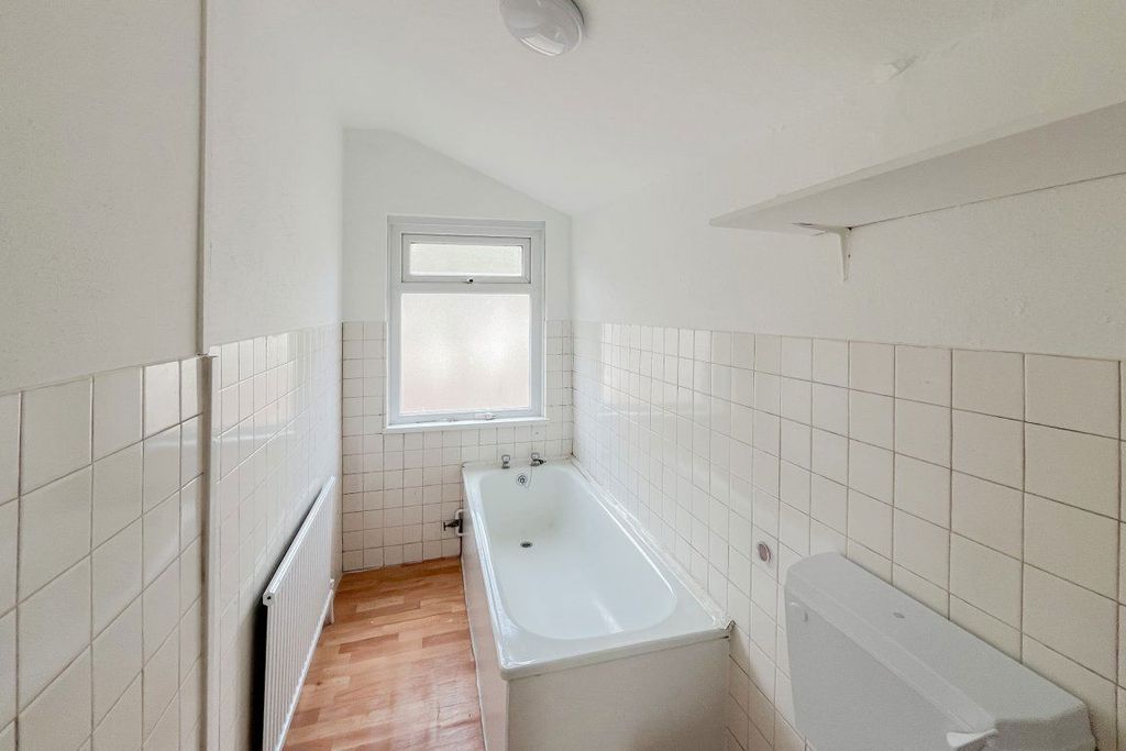 Additional image 3 of 1 bed flat to rentFlat C 7/11 Tredegar Street, Risca NP11