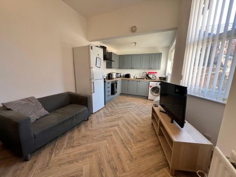 6 Calton Avenue, Liverpool L18, Room to rent
