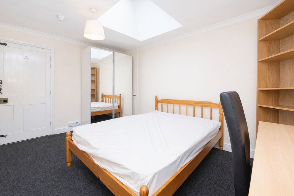 Additional image 2 of 5 bed flat to rentQueens Road, Clifton BS8