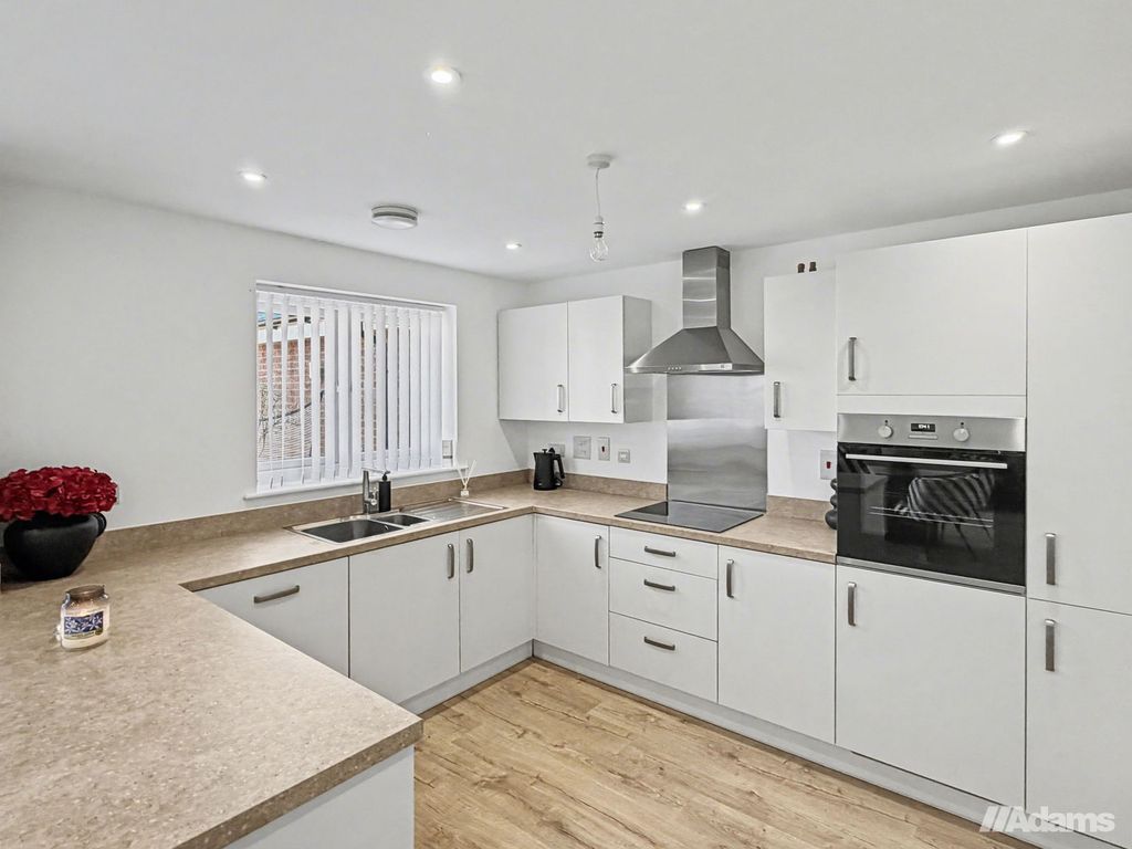 Additional image 2 of 4 bed detached house to rentHughes Close, Farnworth, Widnes WA8