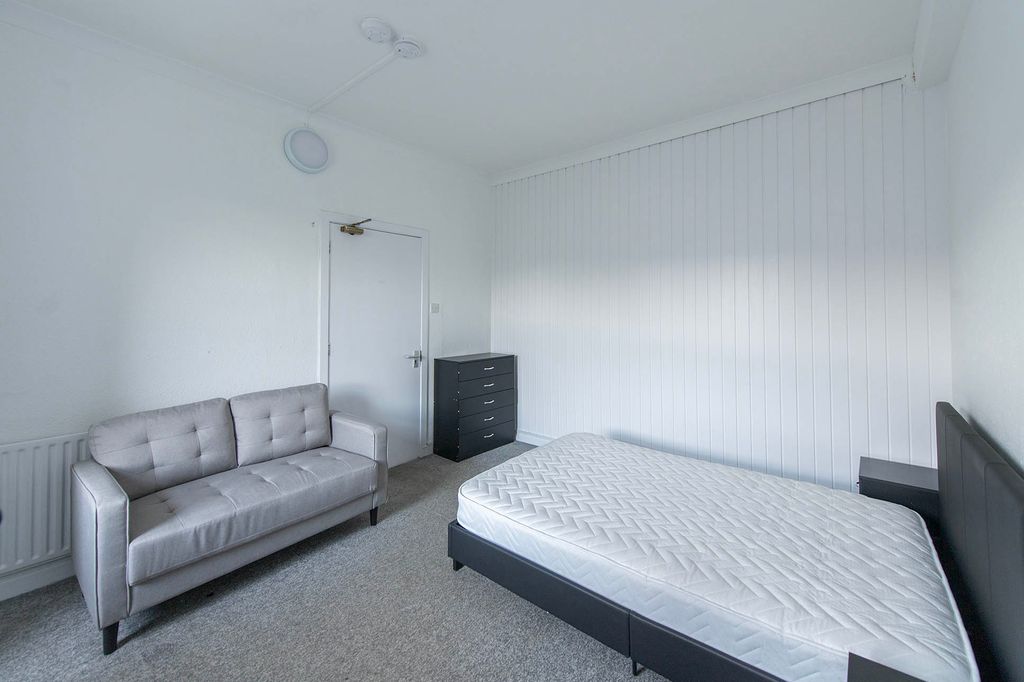 Additional image 7 of 3 bed flat to rentBruce St, Stirling FK8