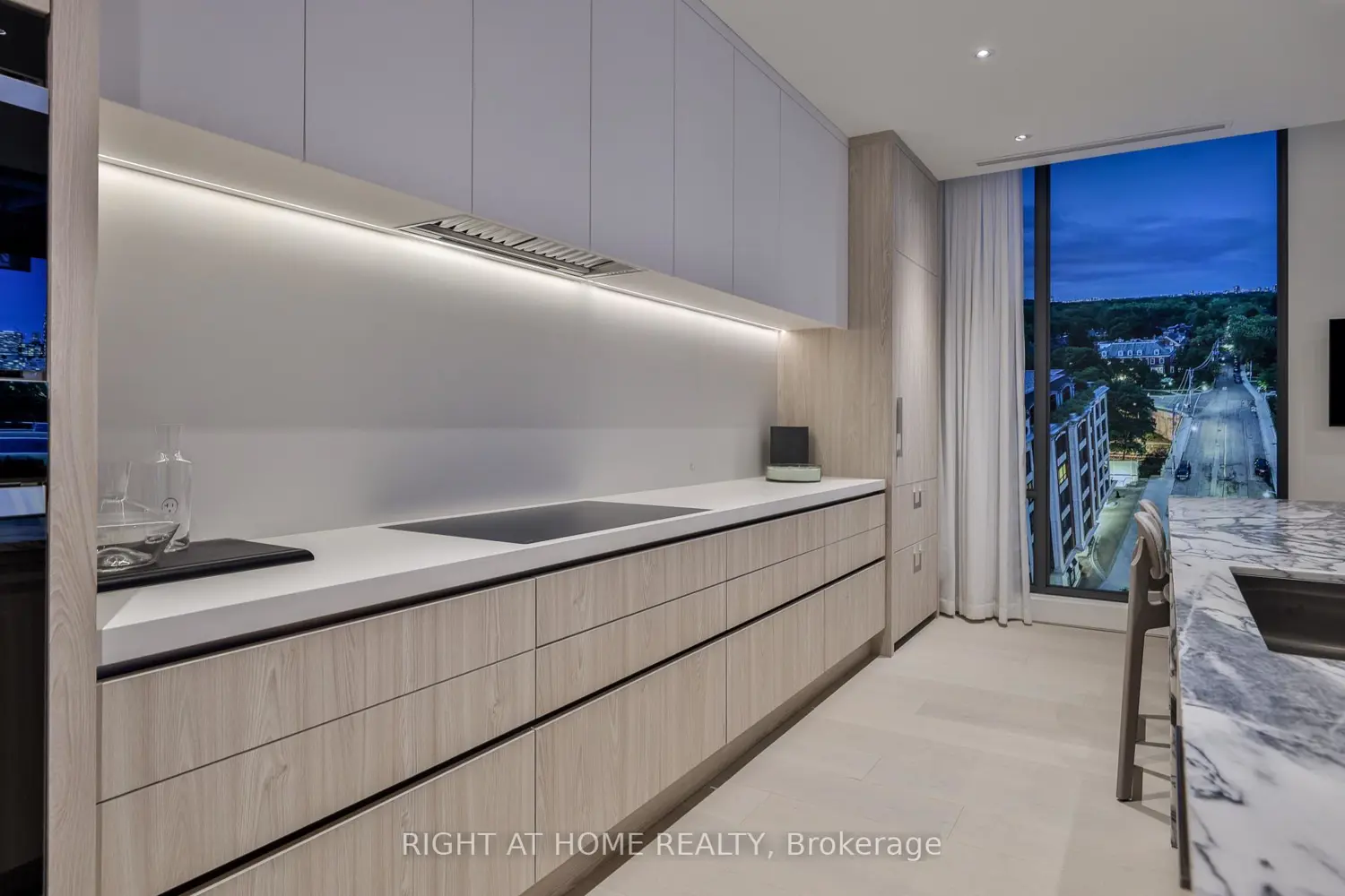 Additional image 7 of 1 Roxborough Street 403