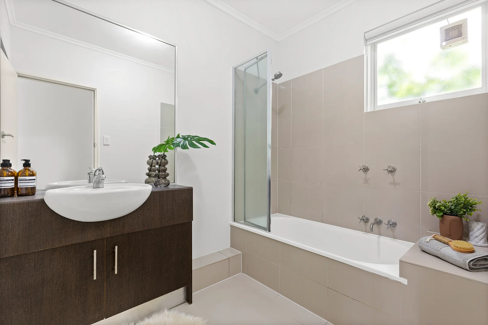 Additional image 5 of 3/111 Kilby Road, Kew East VIC 3102