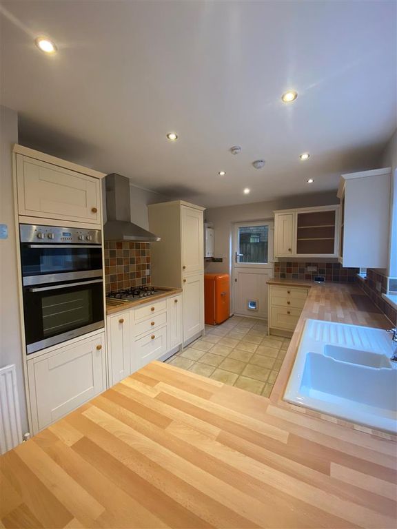 Additional image 4 of 3 bed detached house to rentBadham Close, Caerphilly CF83