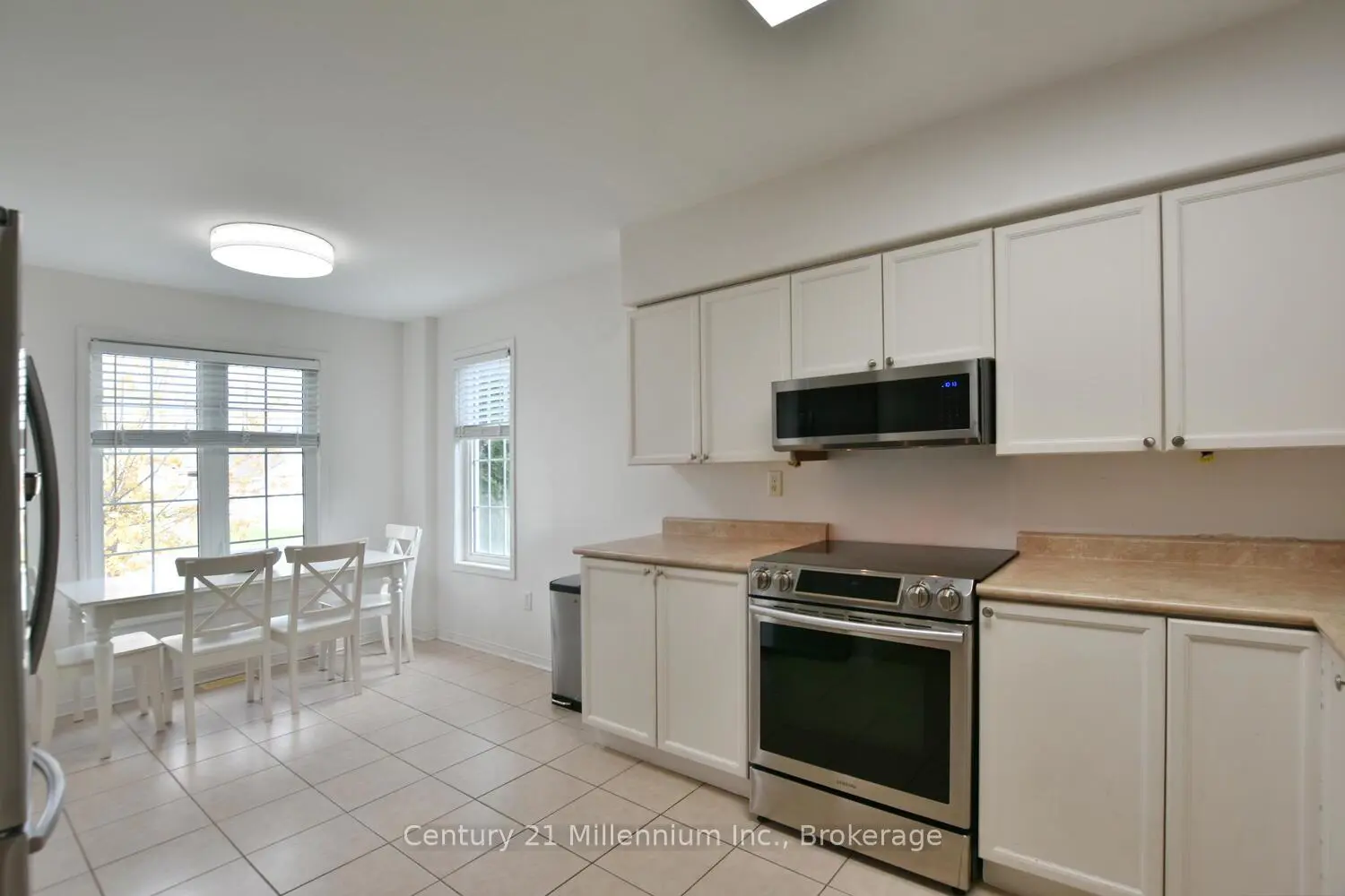 35 Northwood Drive photo 3